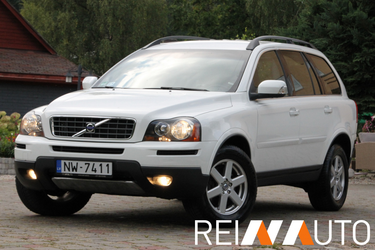 Volvo XC90 Momentum White