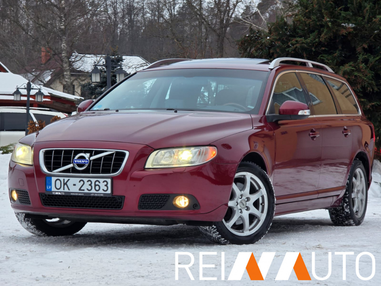 Volvo V70 Summum Cherry