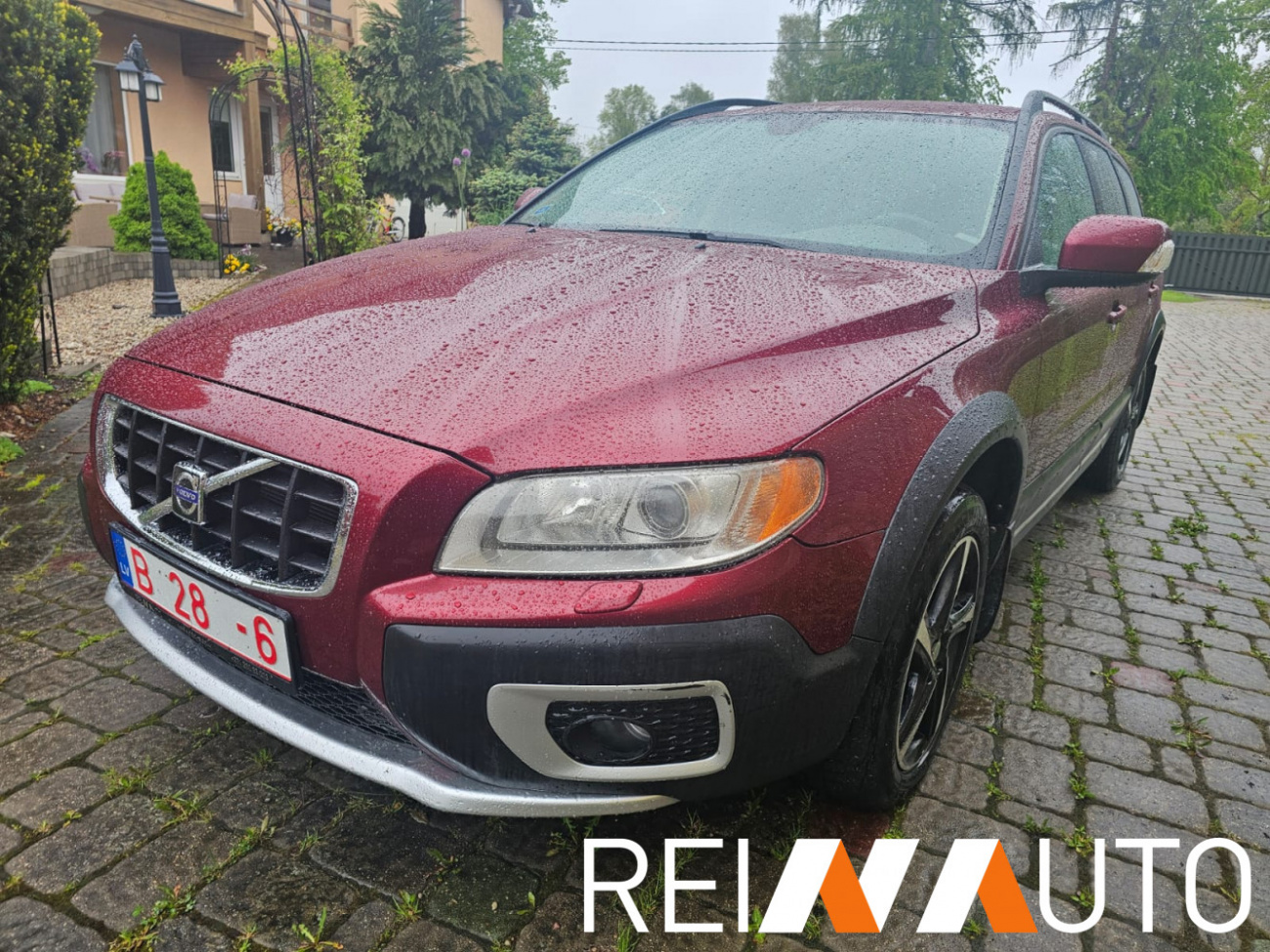 Volvo XC70 Cherry
