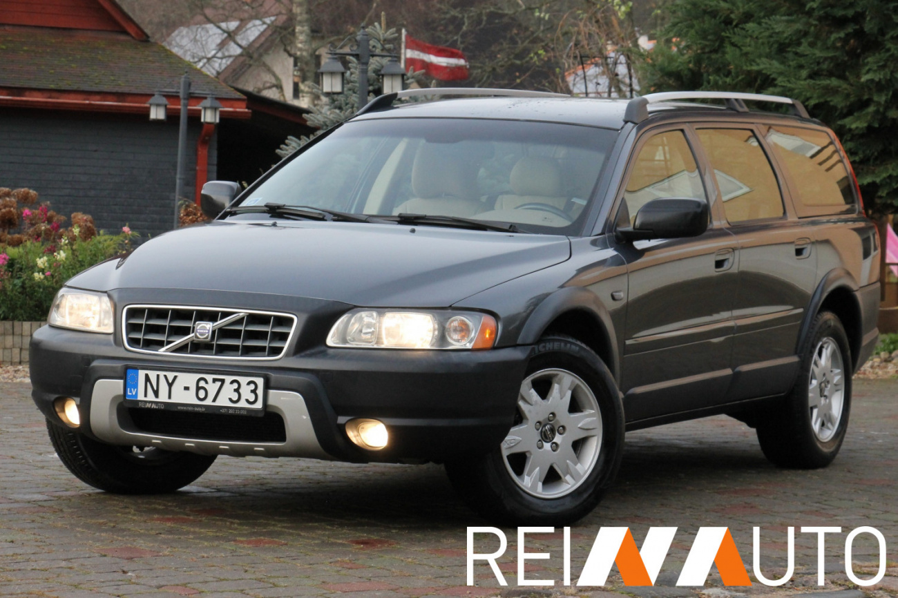 Volvo XC70 D5 Momentum Titanium