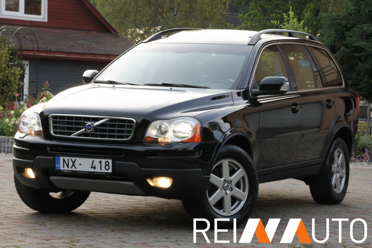 Volvo XC90 Momentum Black