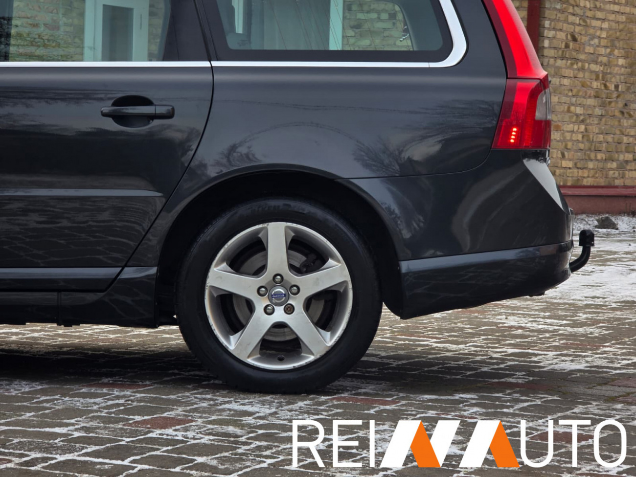 Volvo V70 Momentum D3