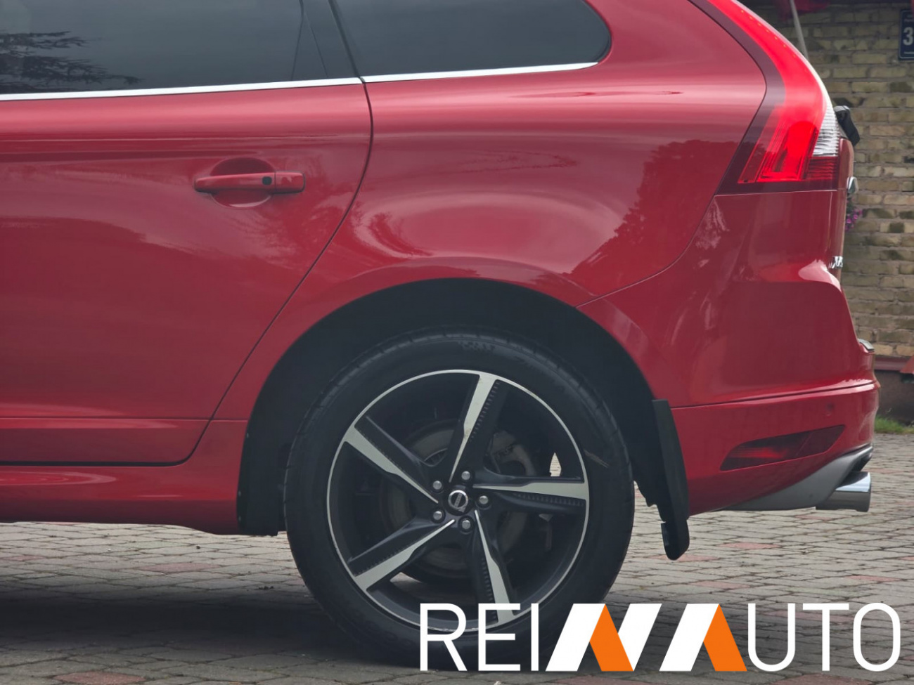 Volvo XC60 R-Design Polestar