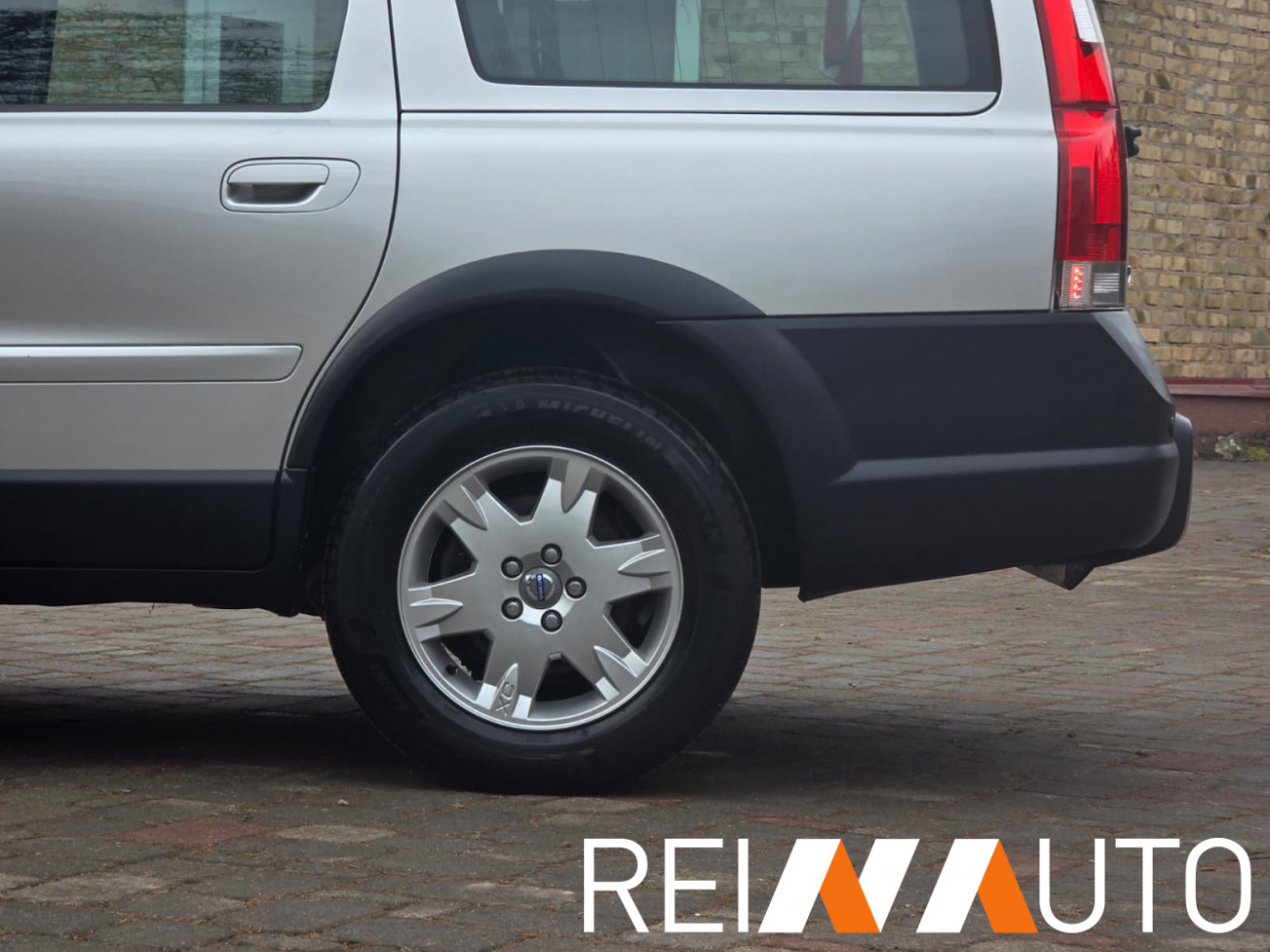 Volvo XC70 Momentum AWD