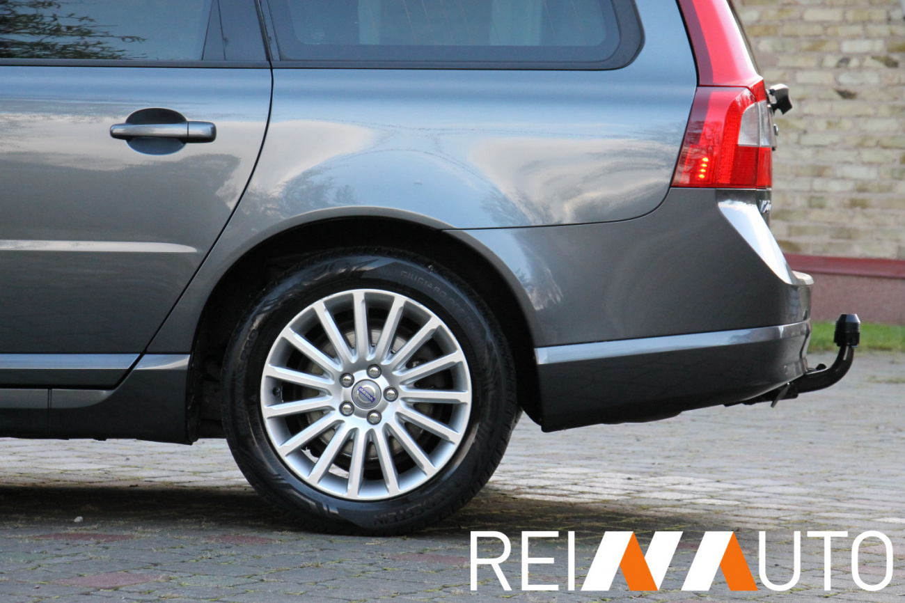 Volvo V70 D5 Momentum Aut