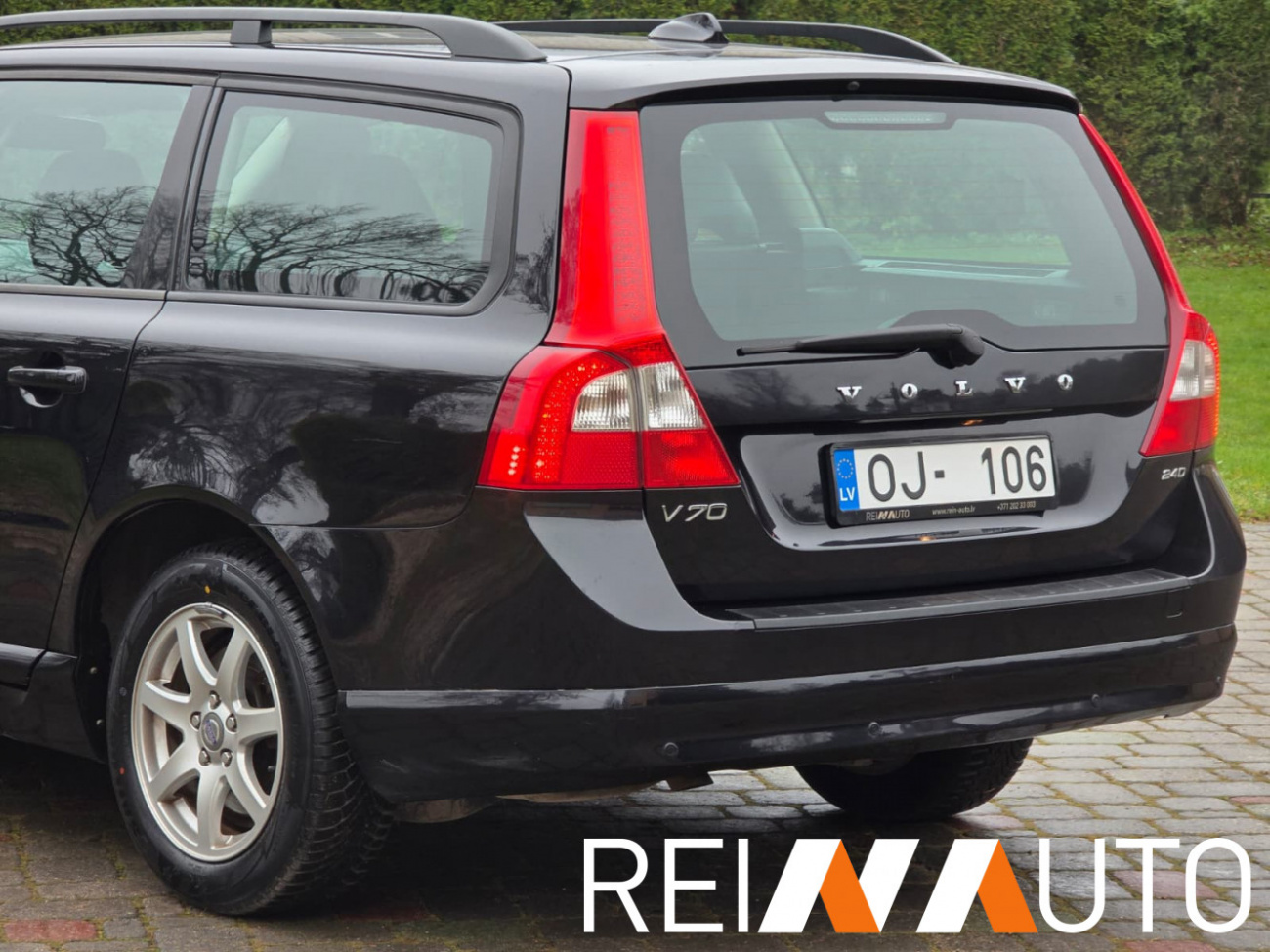 Volvo V70 Momentum D5