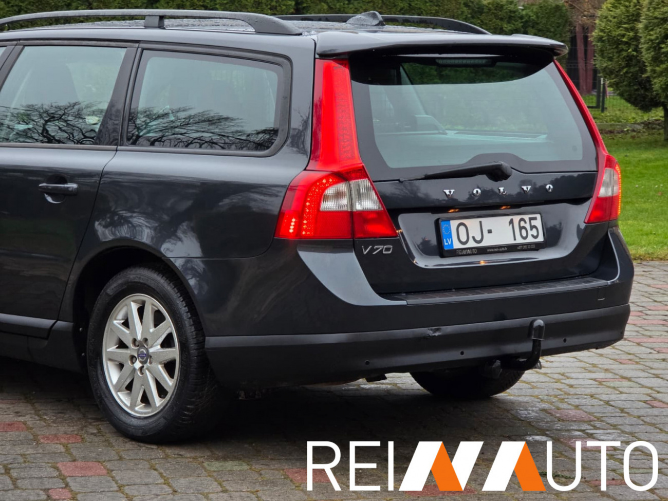 Volvo V70 Momentum D5