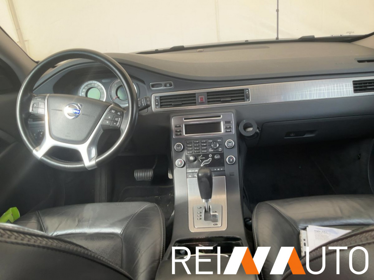 Volvo XC70 Momentum Awd Weiss