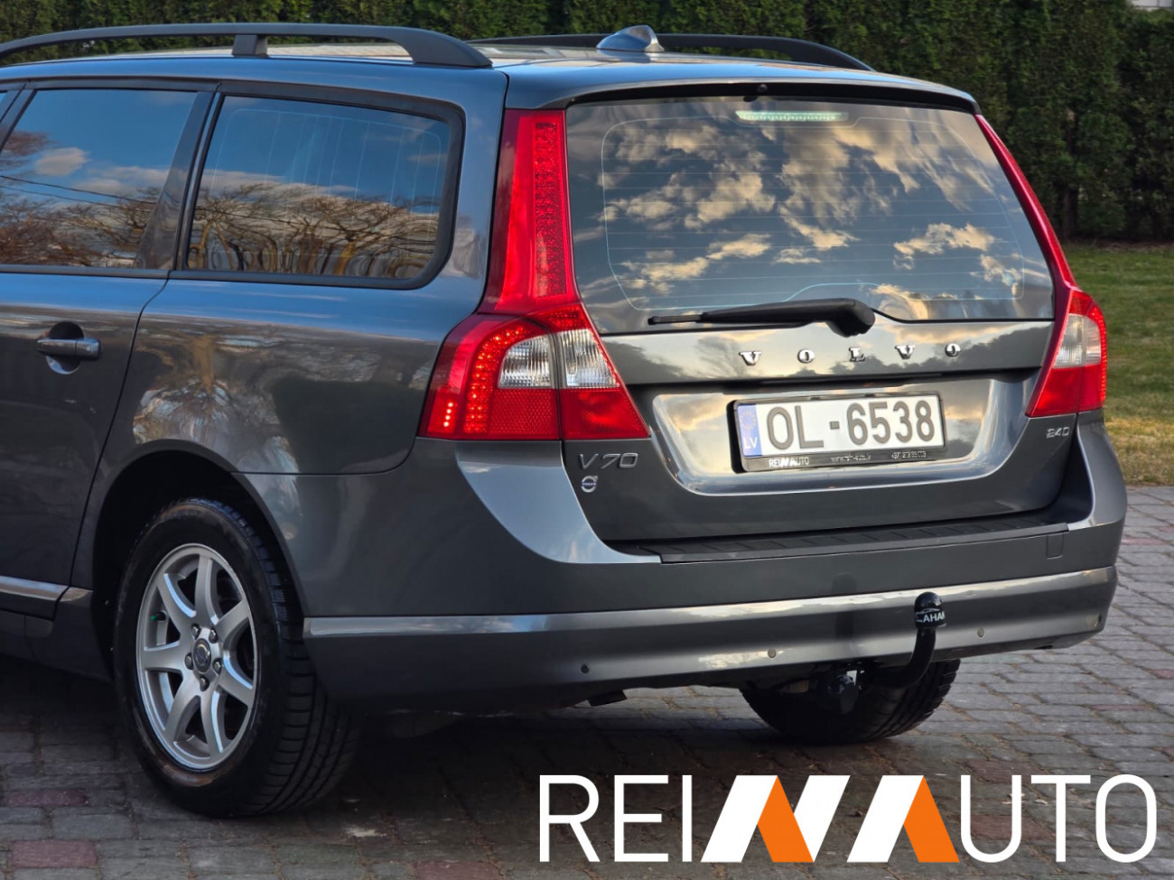 Volvo V70 Momentum 