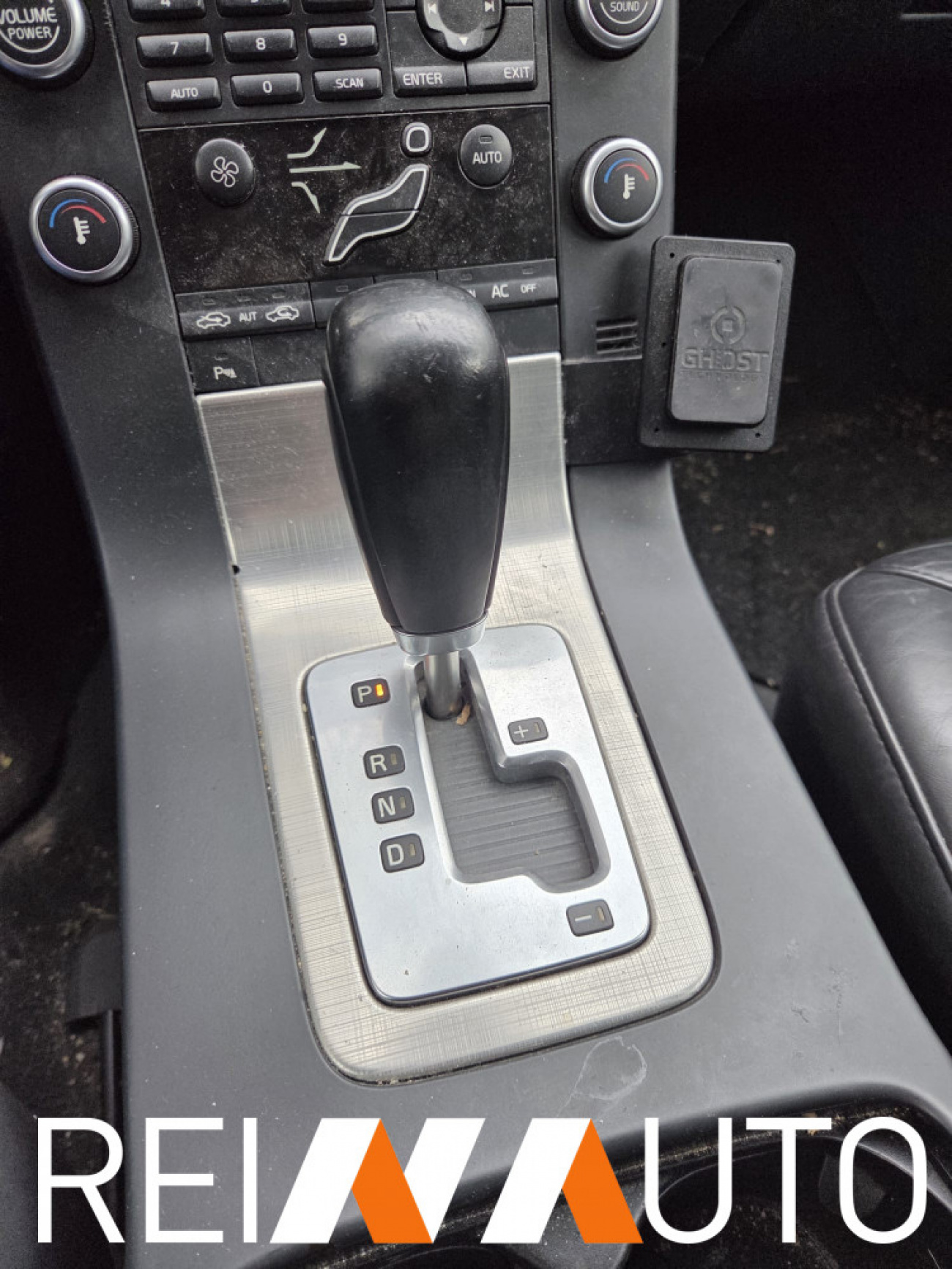 Volvo V70 Momentum Grijs