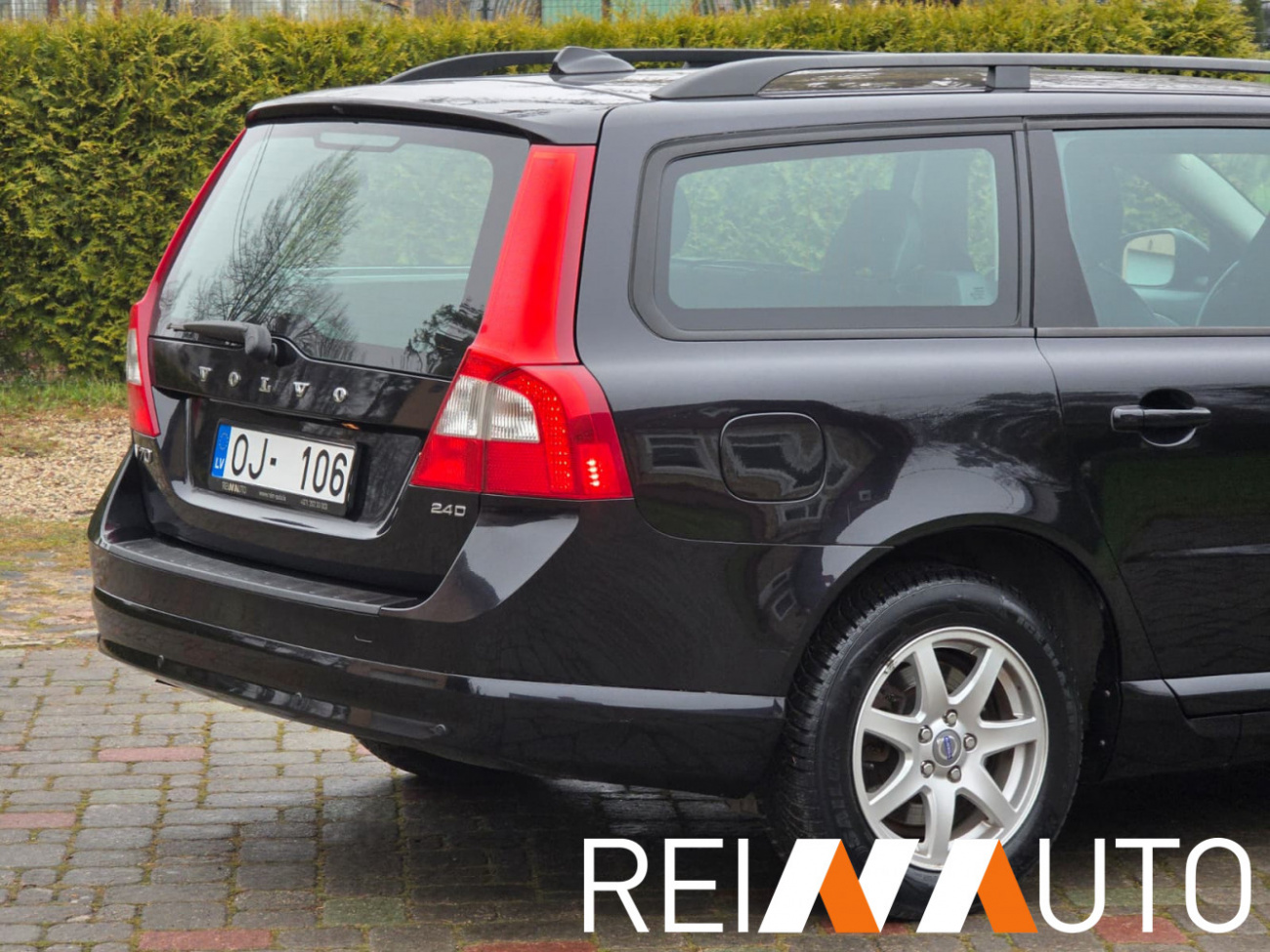 Volvo V70 Momentum D5