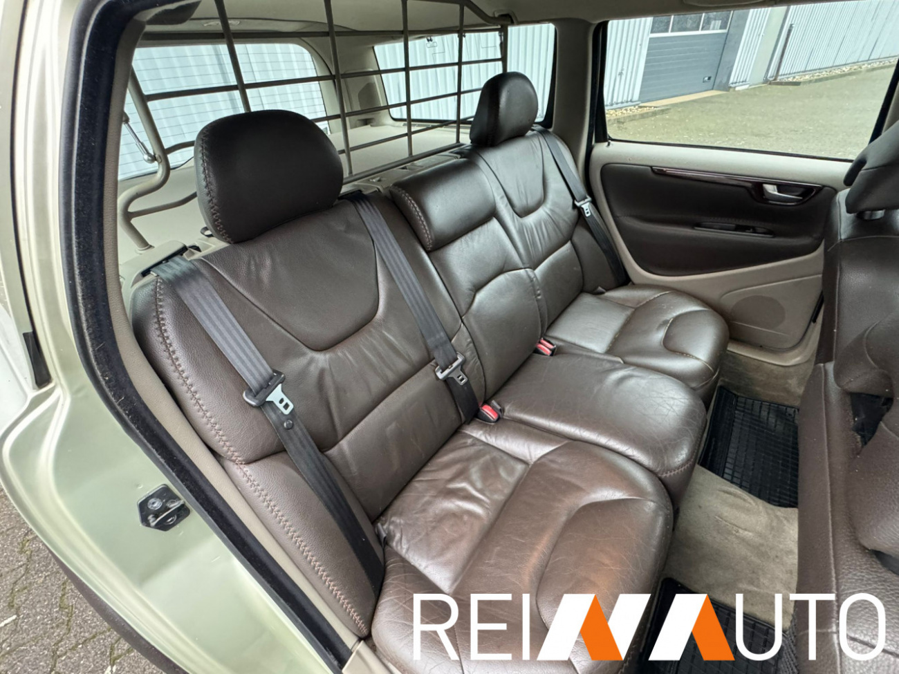 Volvo Xc70 Summum Gold