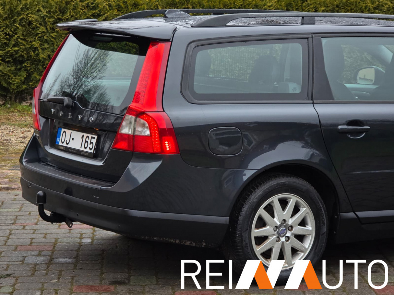 Volvo V70 Momentum D5