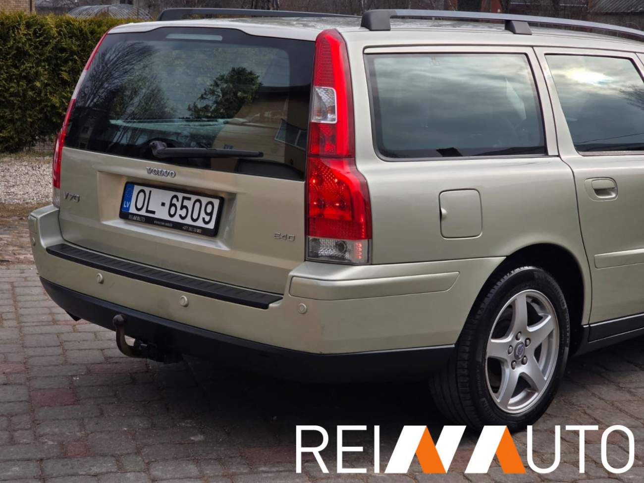 Volvo V70 Willow Green