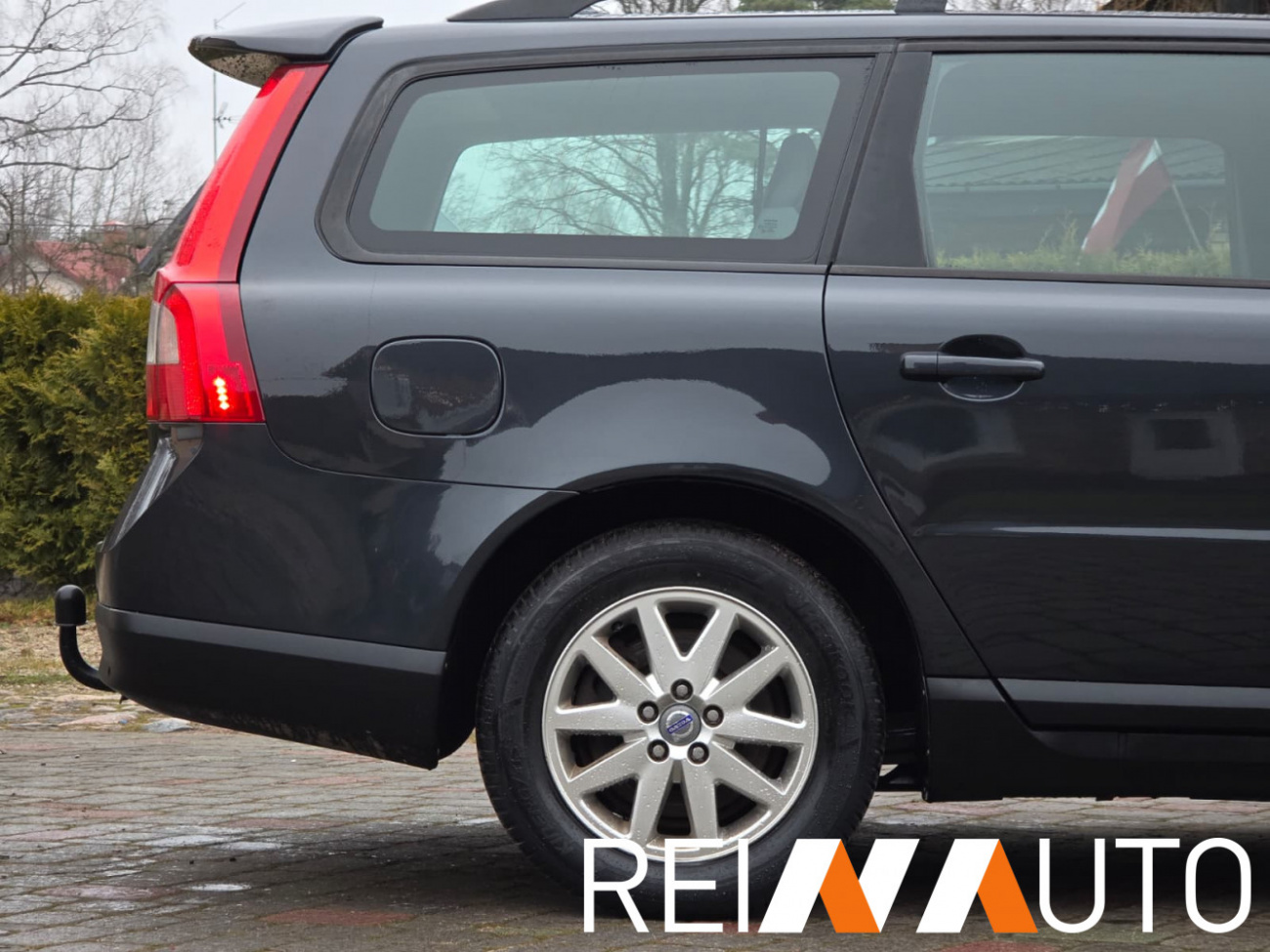 Volvo V70 Momentum D5