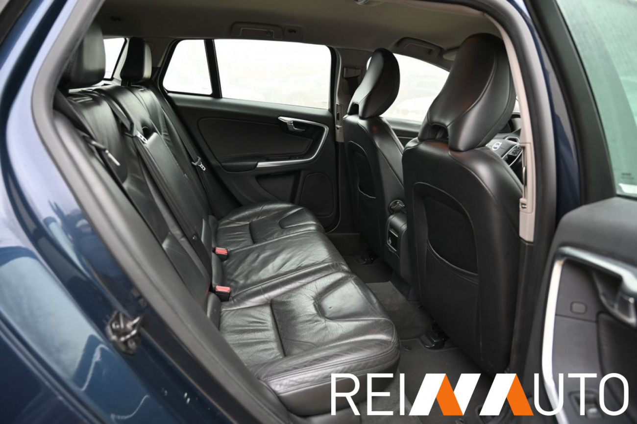 Volvo V60 Momentum D3