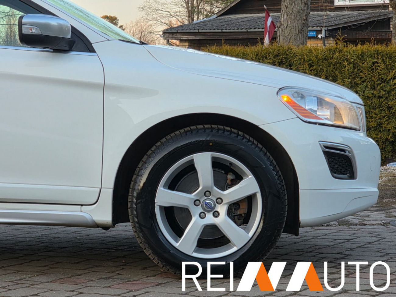 Volvo XC60 R-Design DRIVe