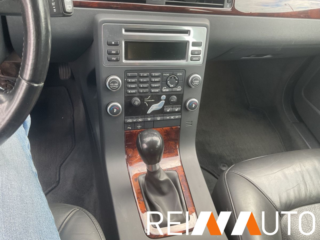 Volvo V70 D5 Silver Summum