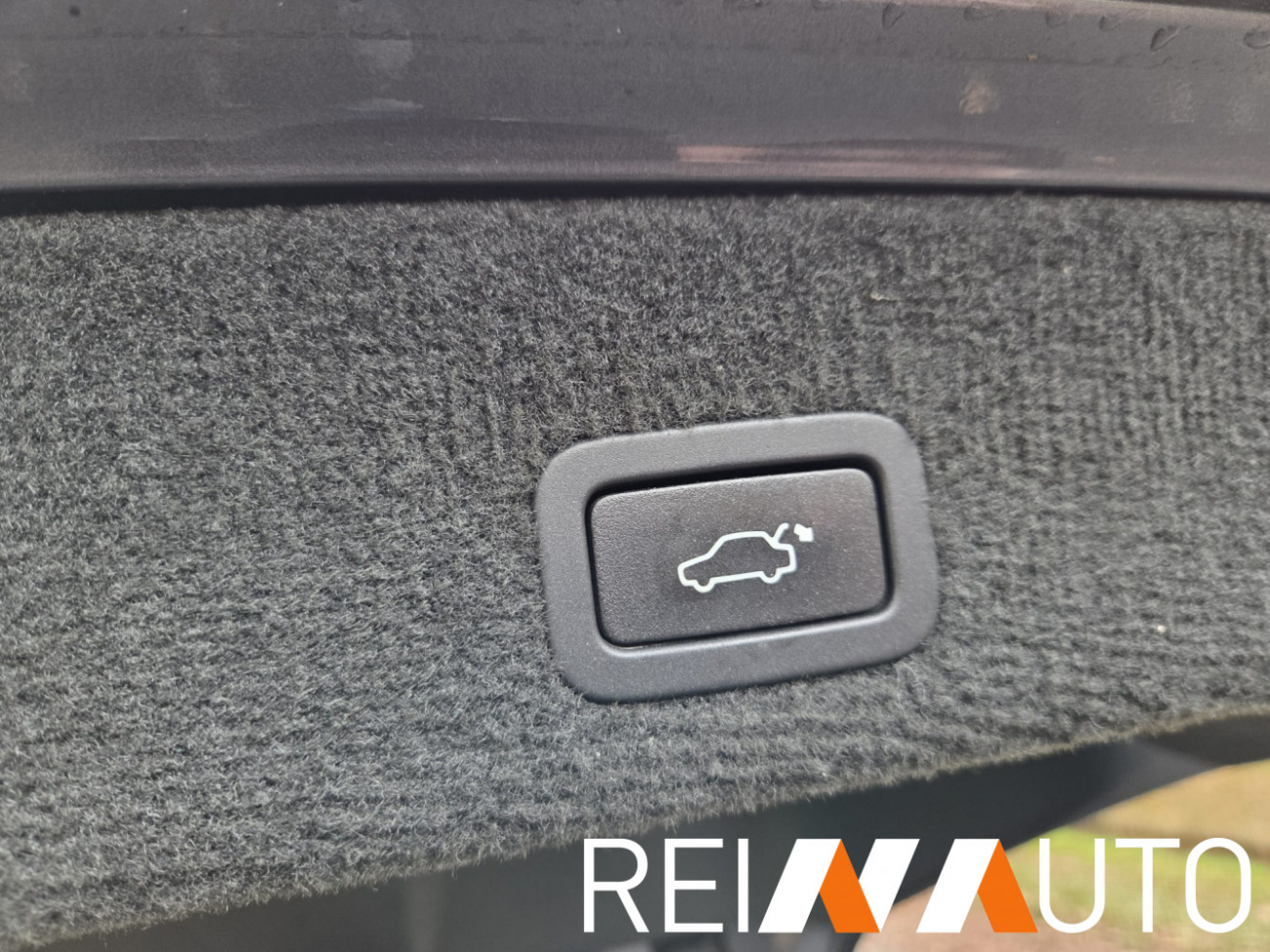 Volvo V70 Momentum Grijs