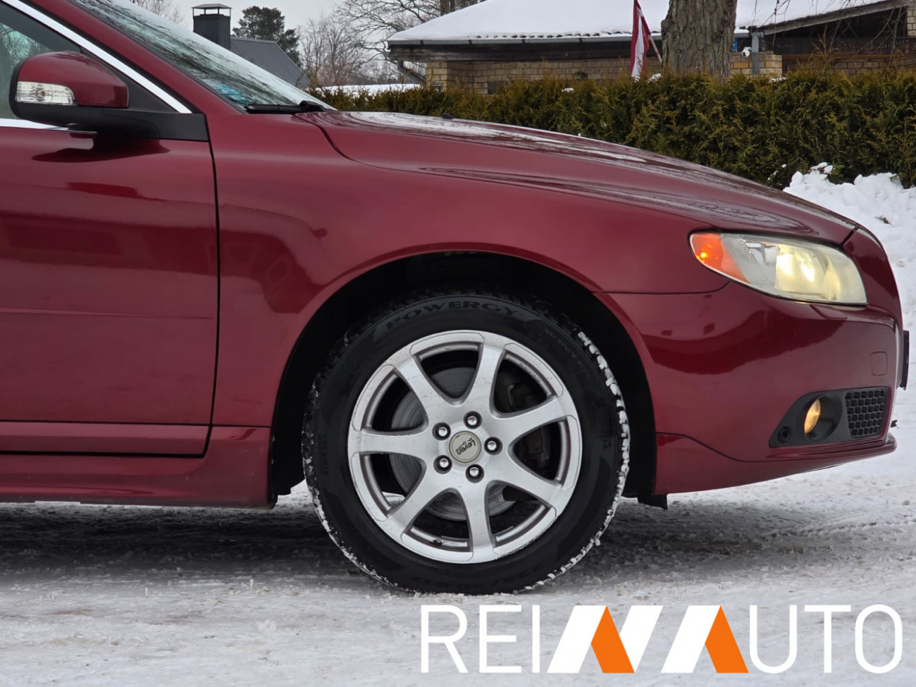 Volvo V70 Summum Cherry