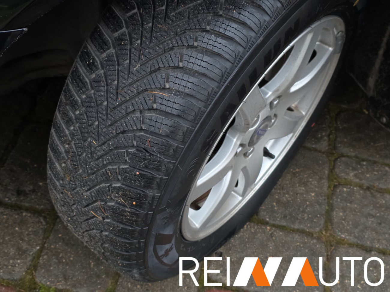 Volvo V70 Momentum D5