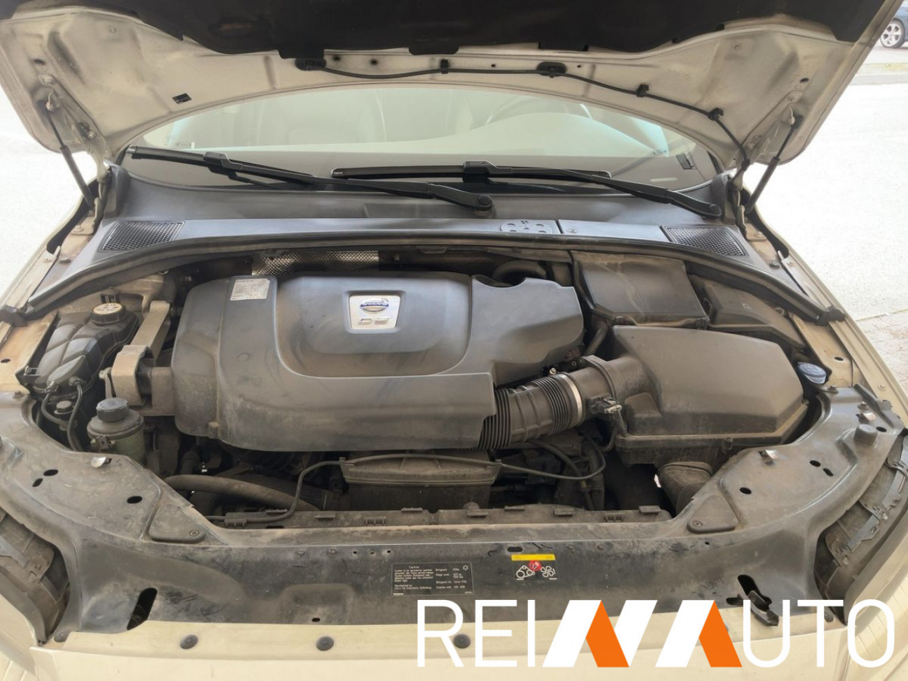 Volvo XC70 Momentum Awd Weiss