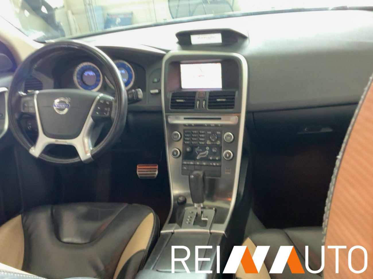 Volvo XC60 R-Design D5 Polar