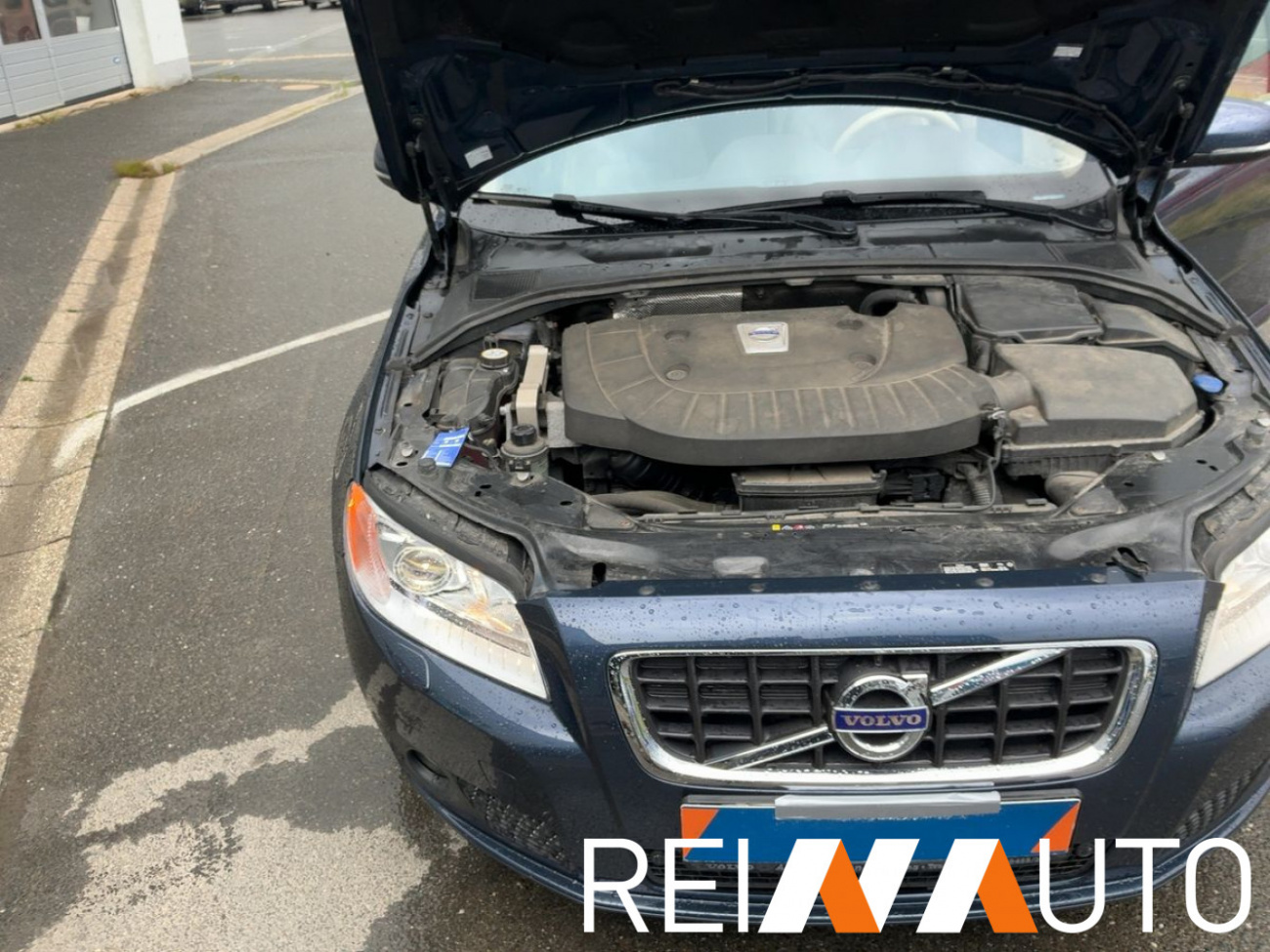 Volvo V70 Summum D4