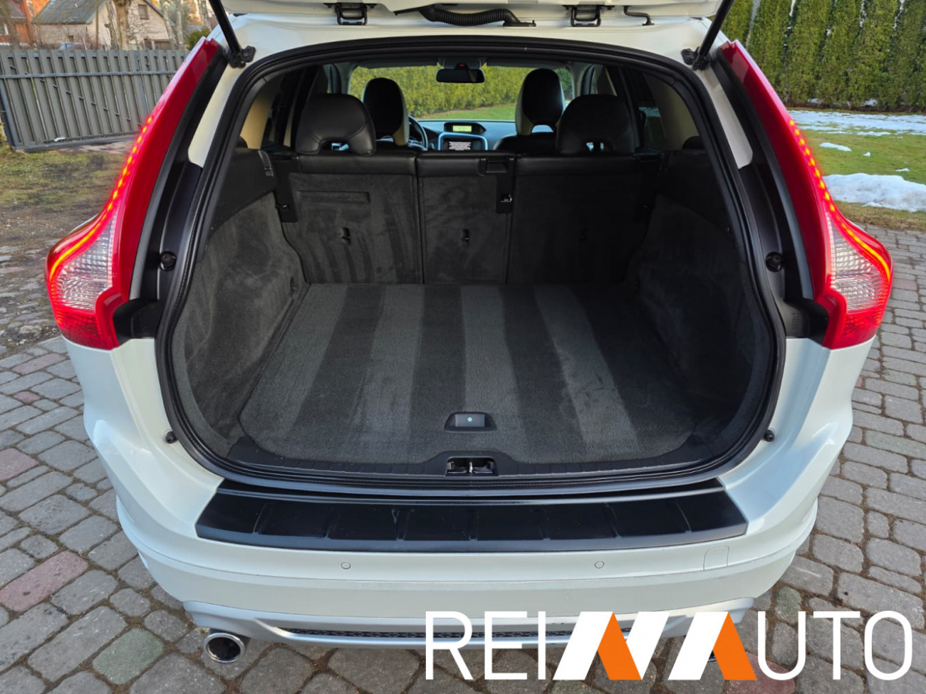 Volvo XC60 R-Design DRIVe