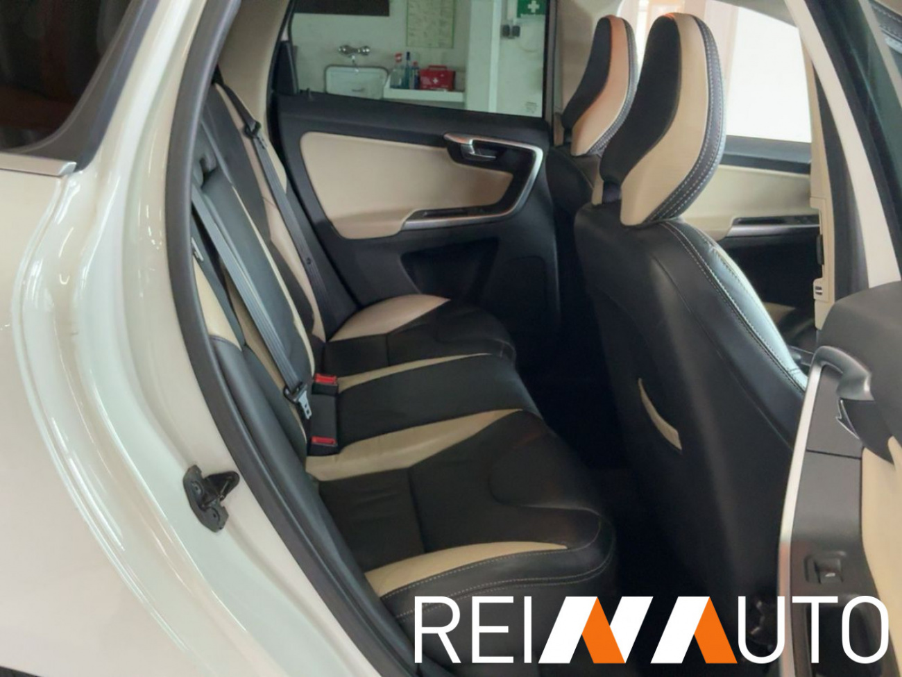 Volvo XC60 R-Design D5 Polar