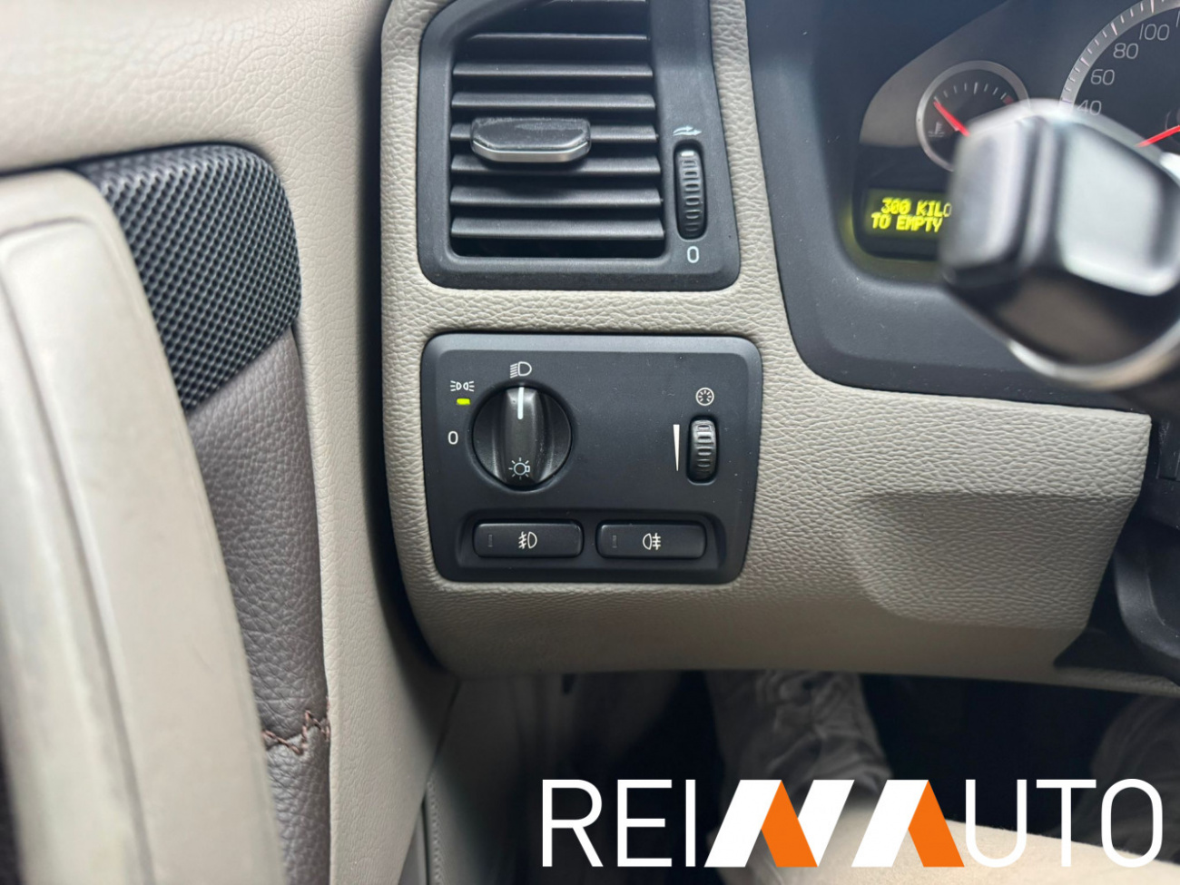 Volvo Xc70 Summum Gold