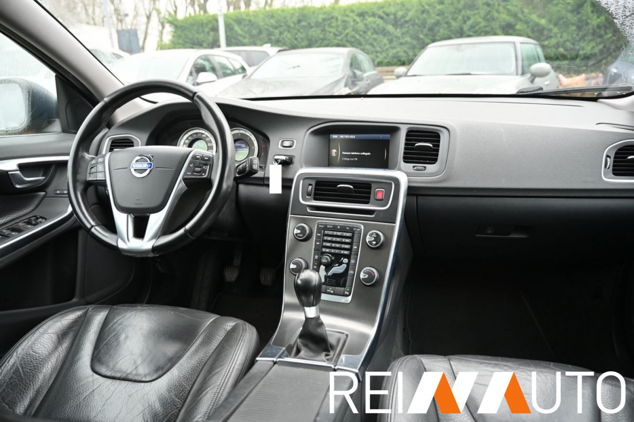 Volvo V60 Momentum D3