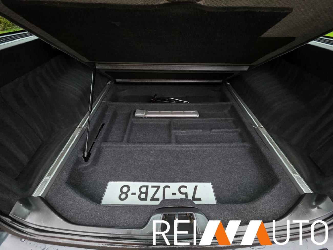 Volvo V70 Momentum D5