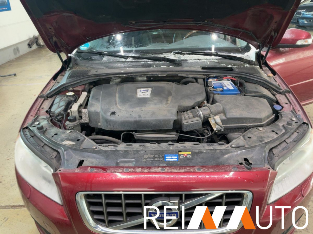 Volvo V70 Summum Cherry