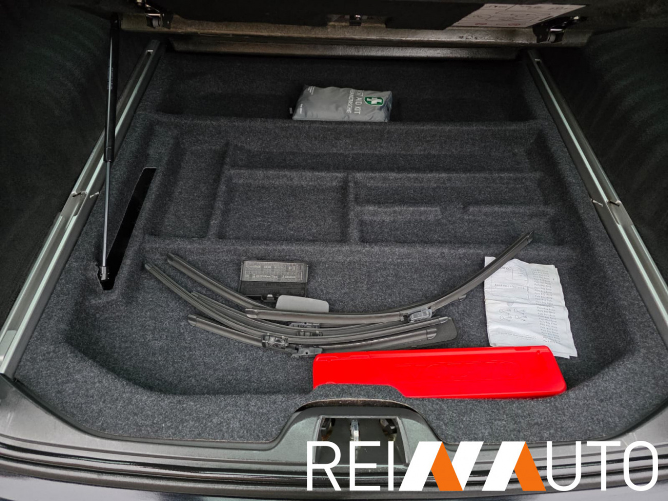 Volvo V70 Momentum D5