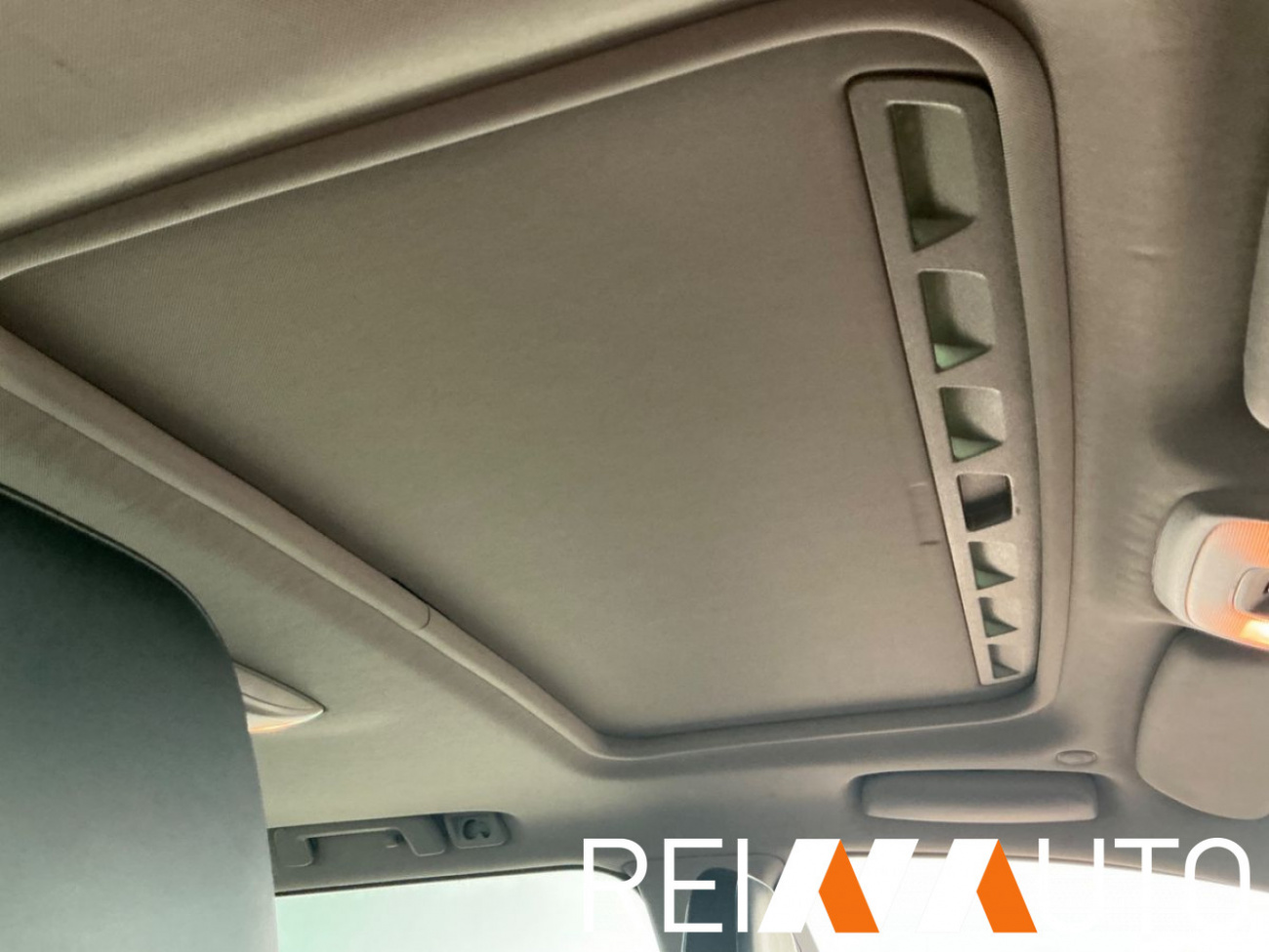 Volvo V70 Summum Cherry