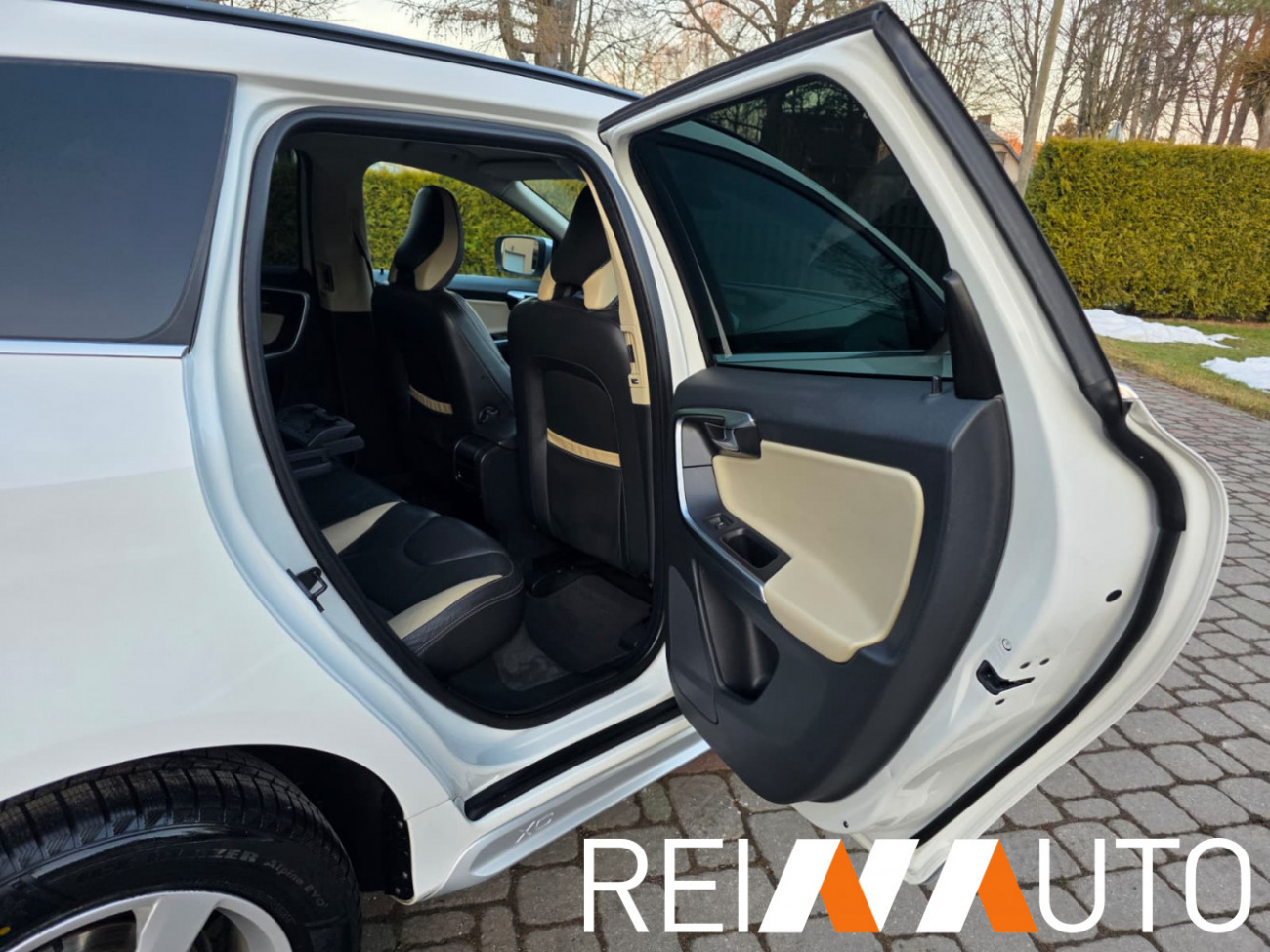 Volvo XC60 R-Design DRIVe