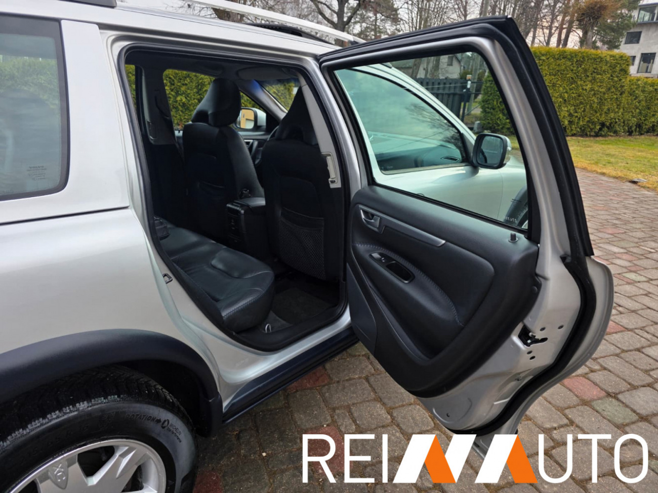 Volvo XC70 Momentum AWD