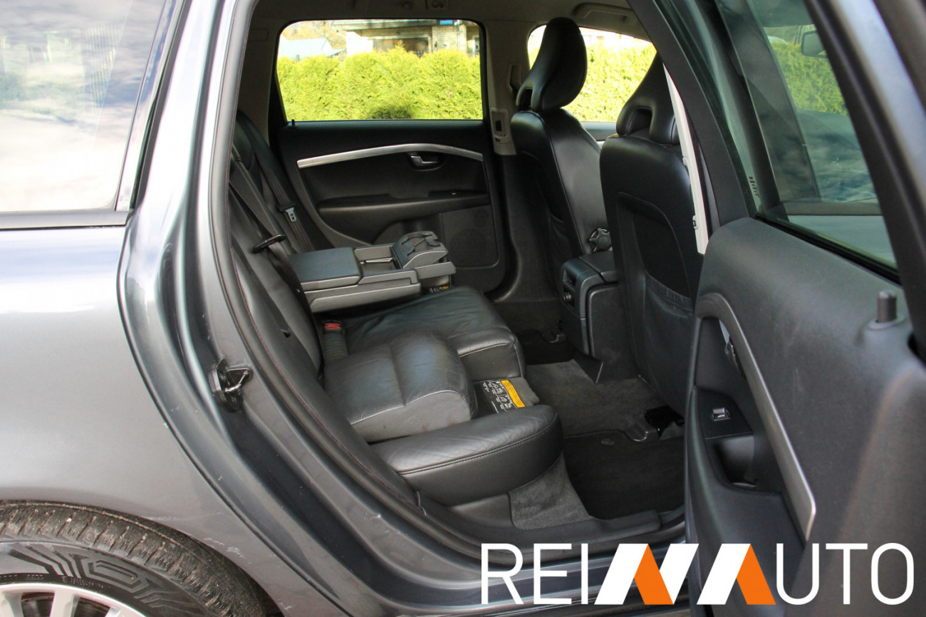 Volvo V70 D5 Momentum Aut