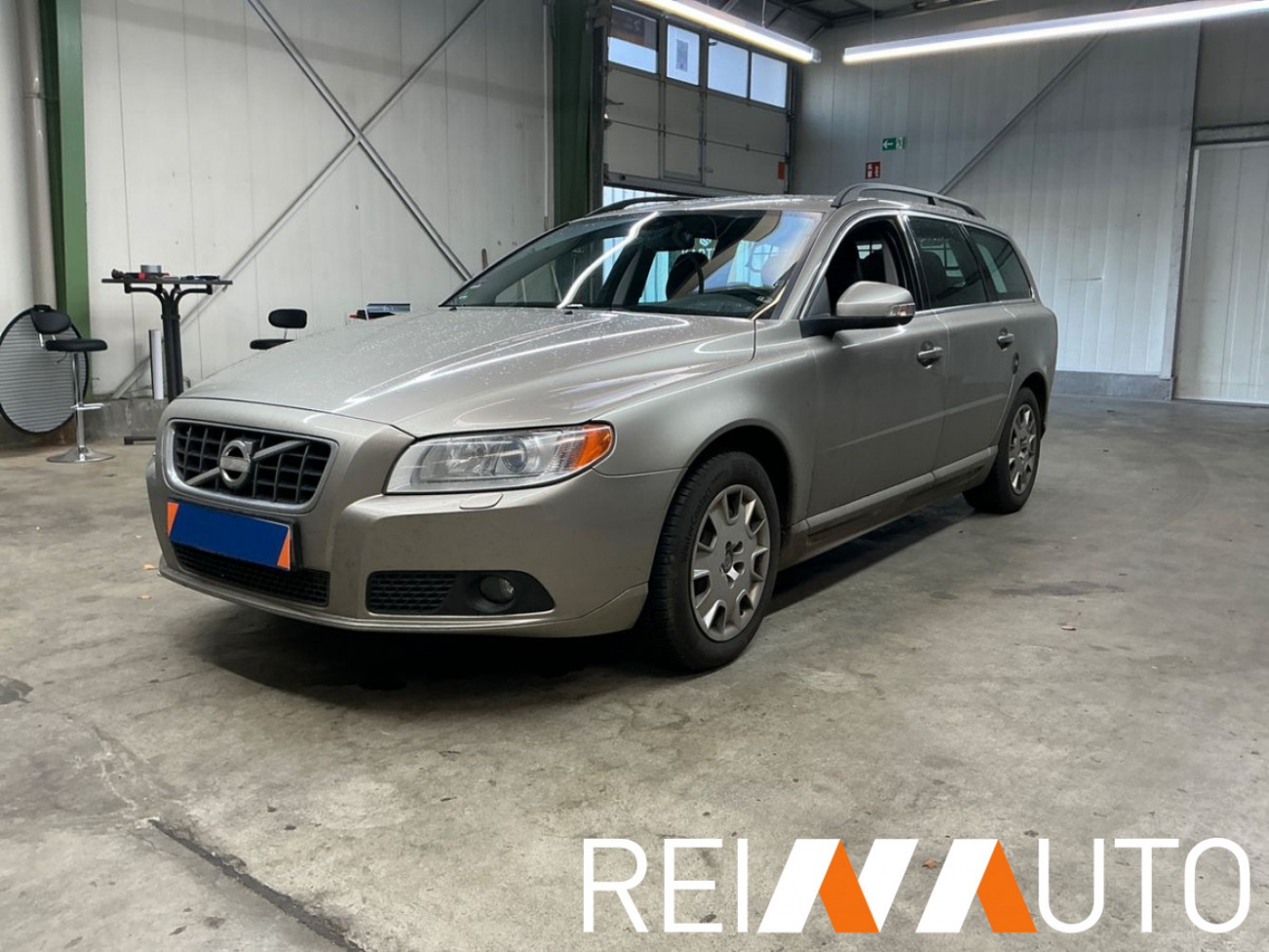 Volvo V70 Momentum Bruin