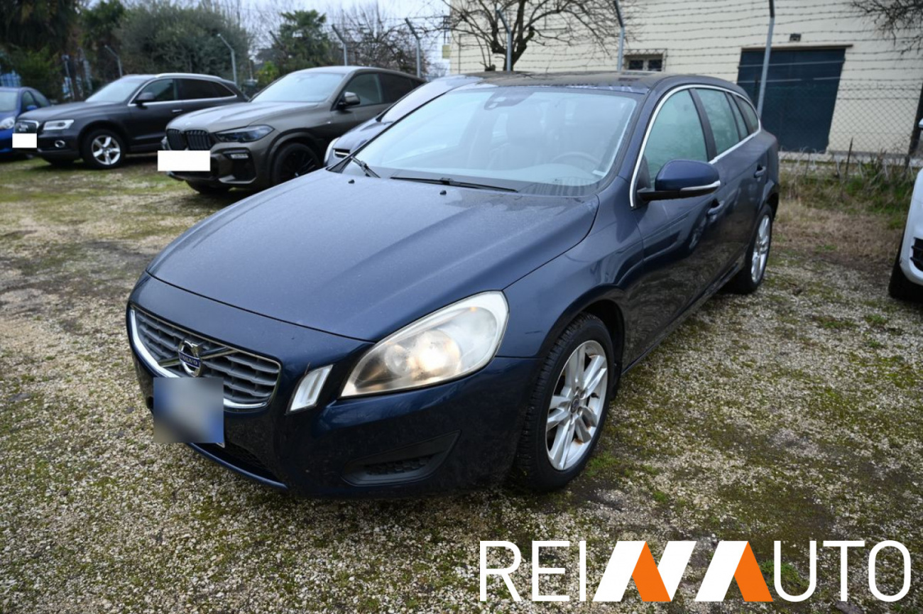 Volvo V60 Momentum D3