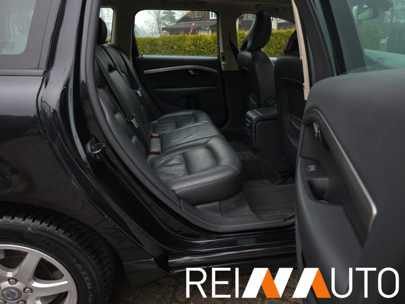 Volvo V70 Momentum D5