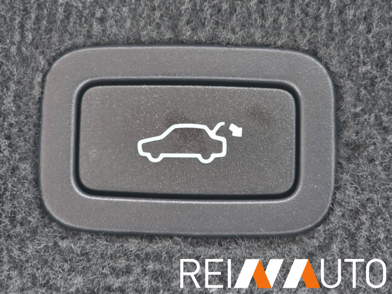 Volvo V70 Summum Cherry