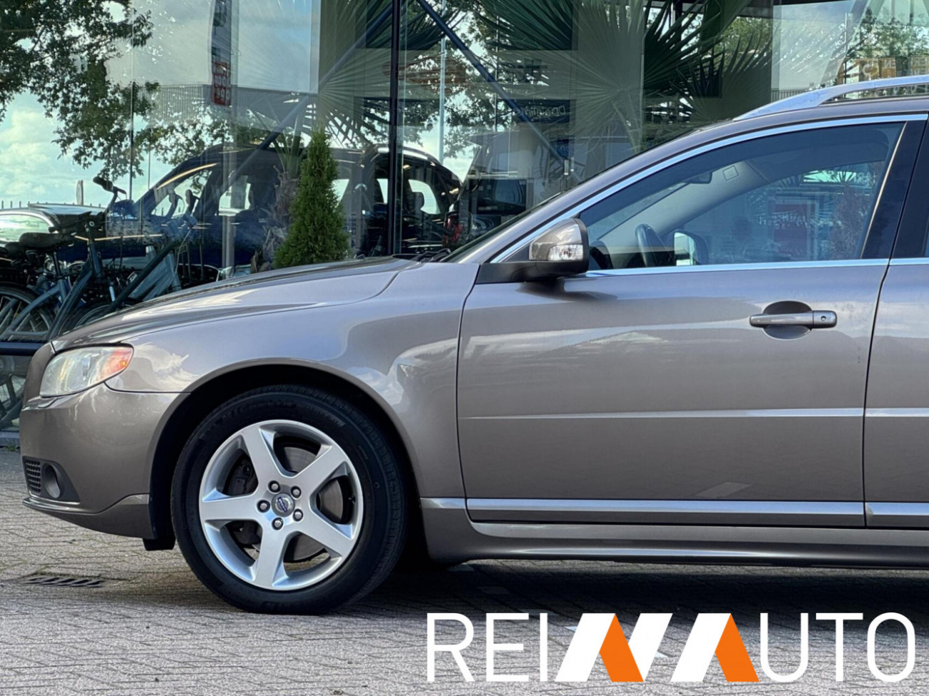 Volvo V70 D5 Summum Top