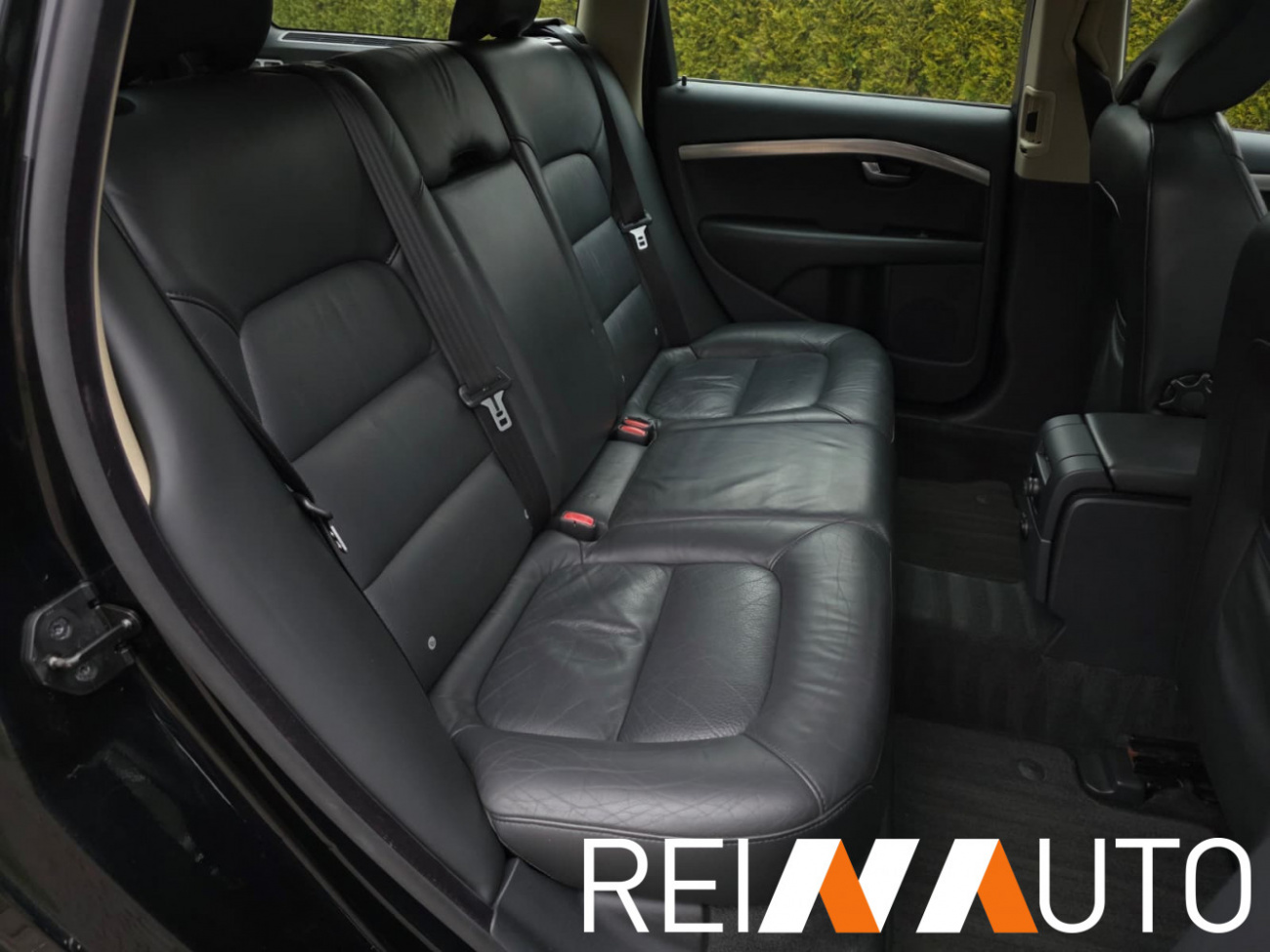 Volvo V70 Momentum D5