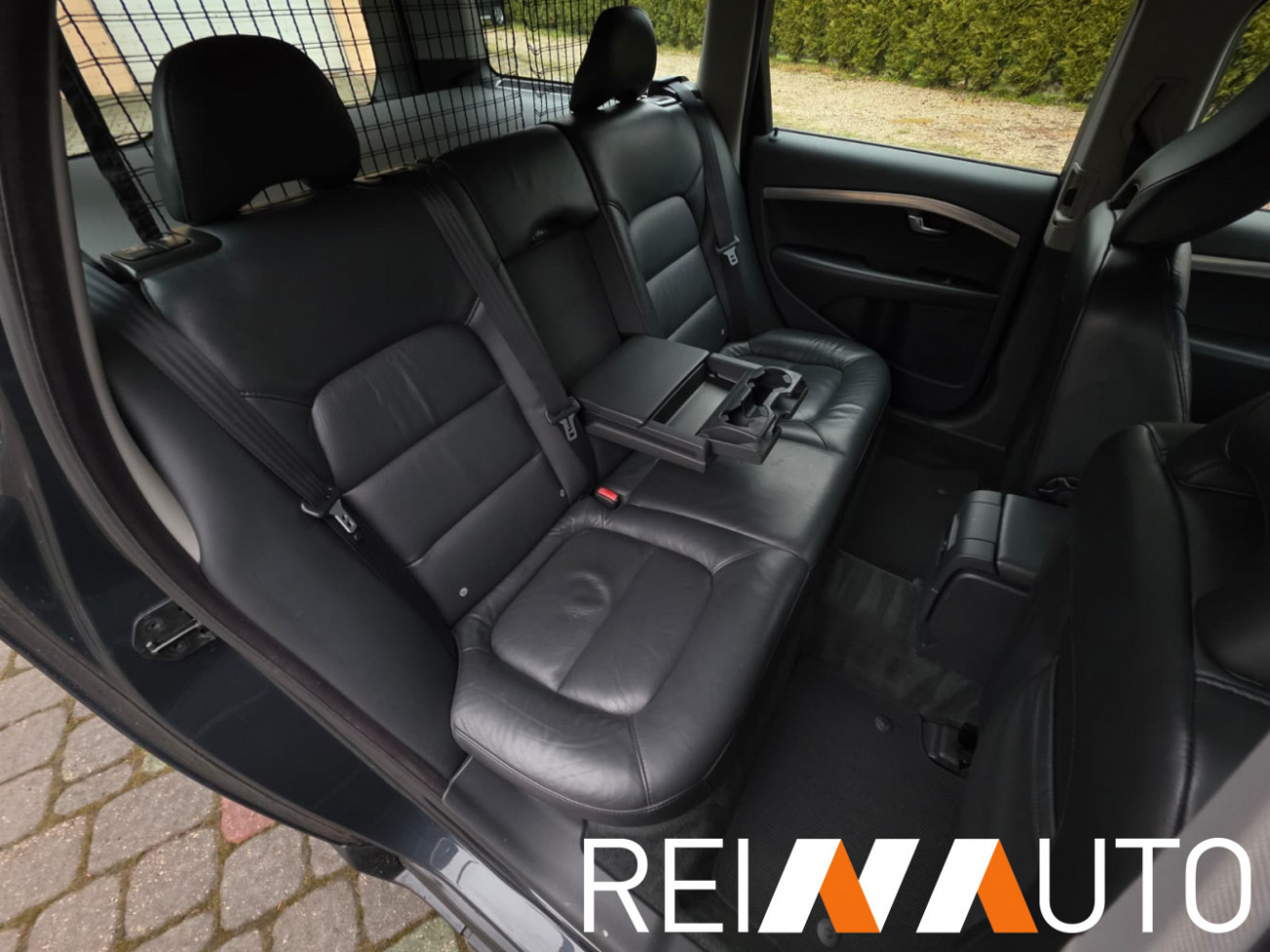 Volvo V70 Momentum D5