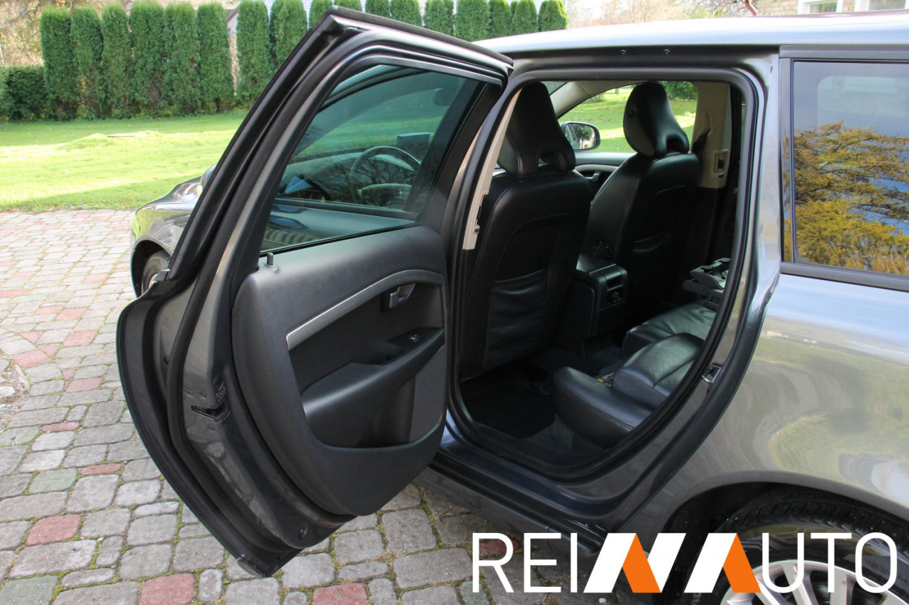 Volvo V70 D5 Momentum Aut