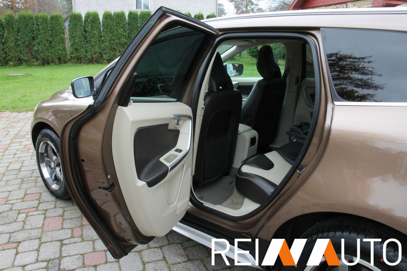 Volvo XC60 Summum D5