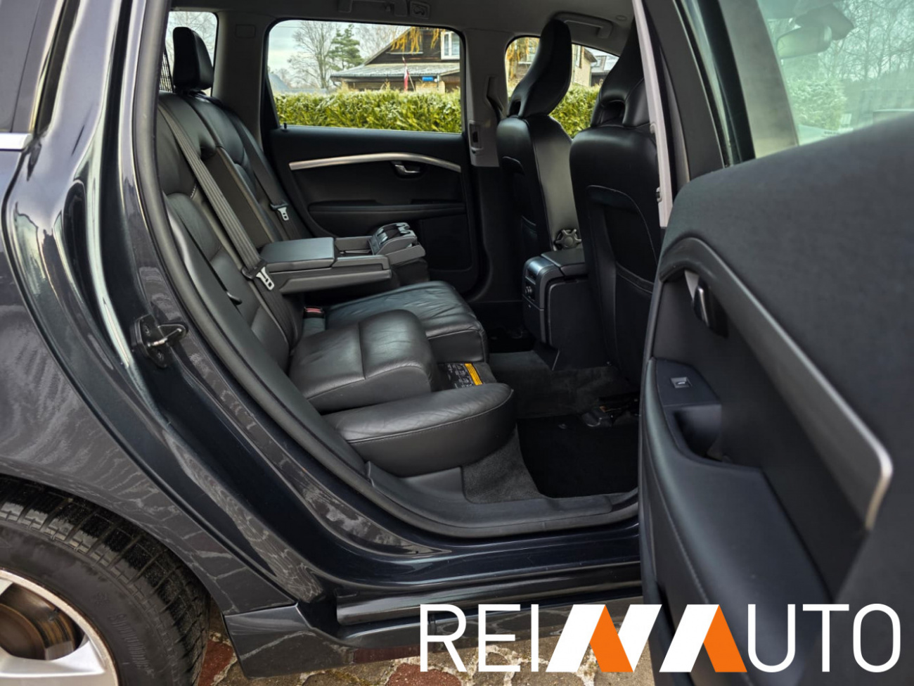 Volvo V70 Momentum D3