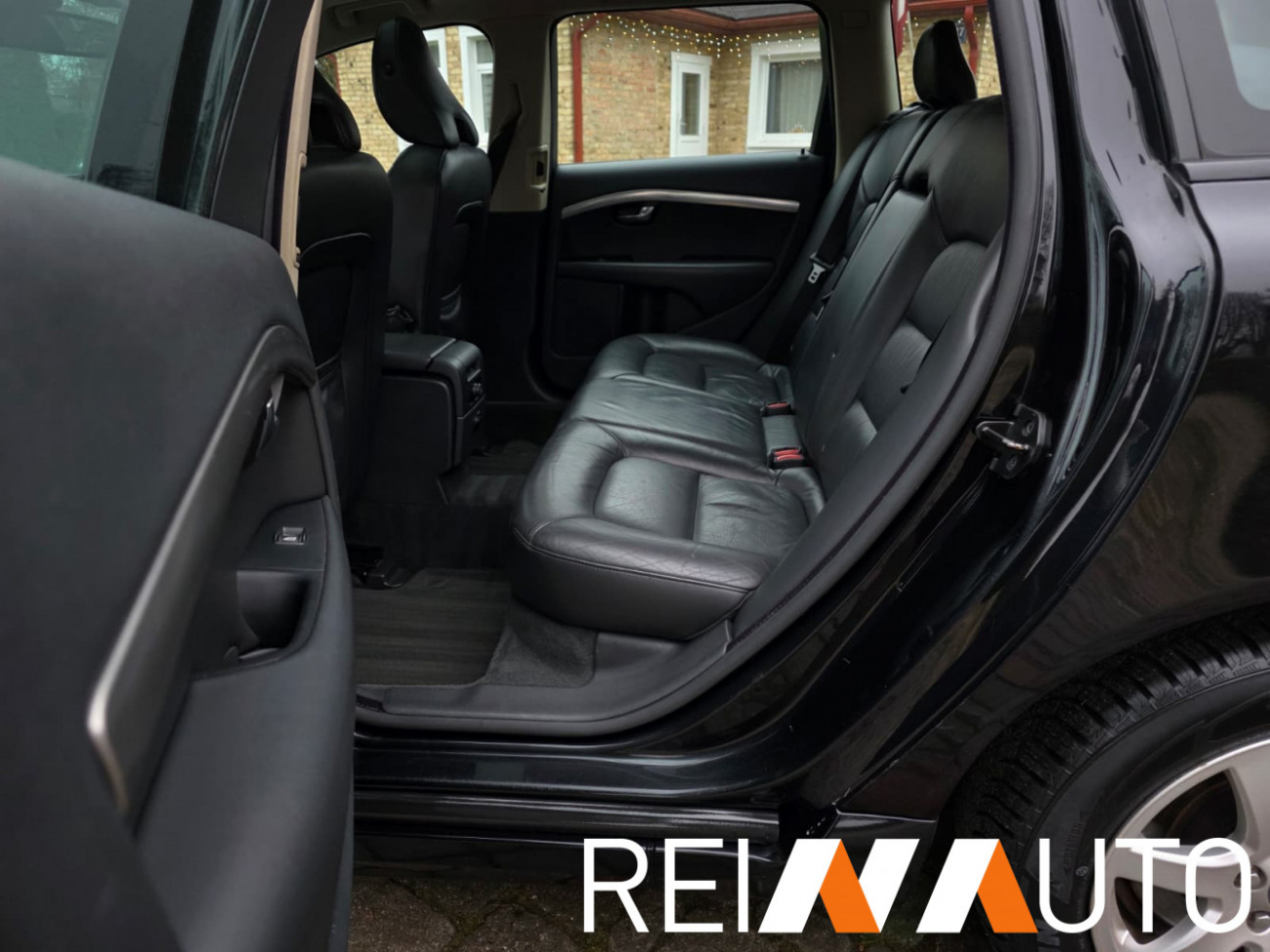 Volvo V70 Momentum D5